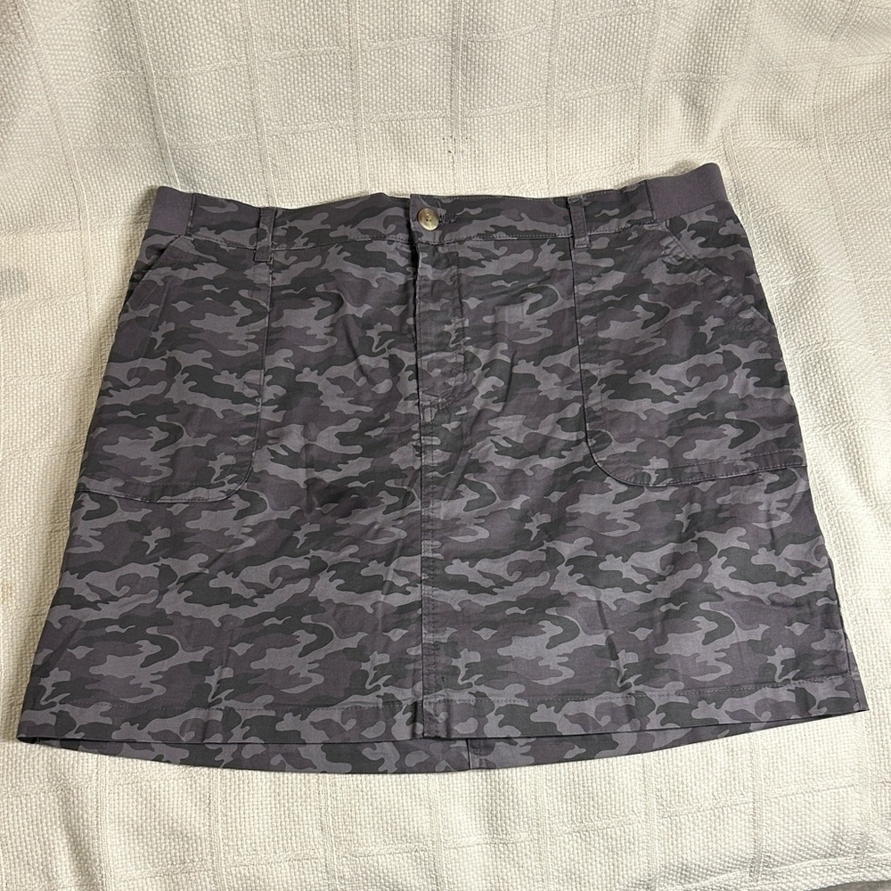 Lee Regular Fit Mid Rise Camo Skort Size 18